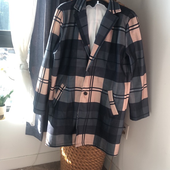 Other - EUC 🥳 Plaid lightweight jacket